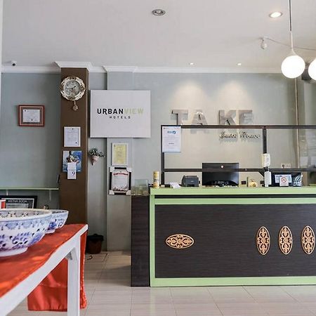 Urbanview Hotel Ta Ke Jelutung Puncak Jambi Exteriör bild