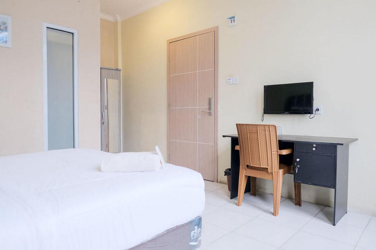 Urbanview Hotel Ta Ke Jelutung Puncak Jambi Exteriör bild