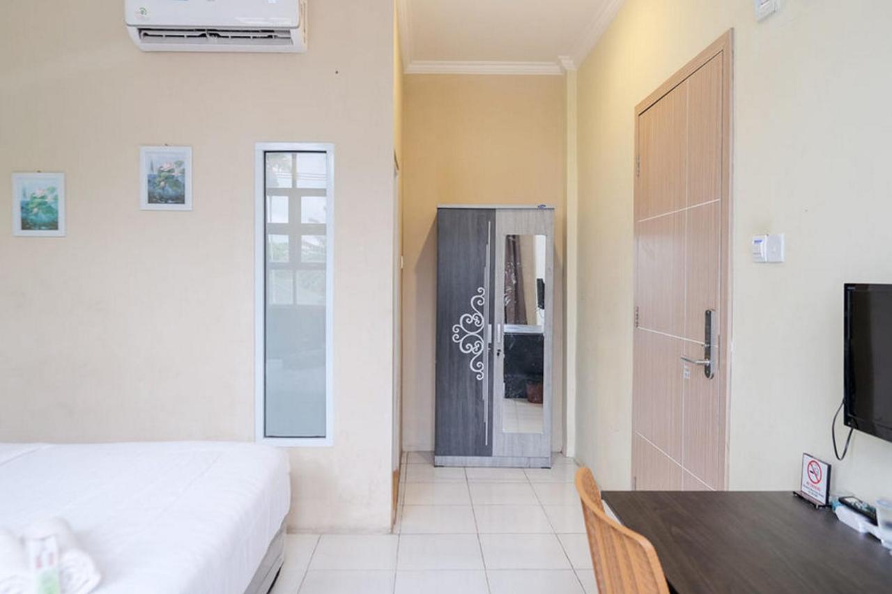 Urbanview Hotel Ta Ke Jelutung Puncak Jambi Exteriör bild