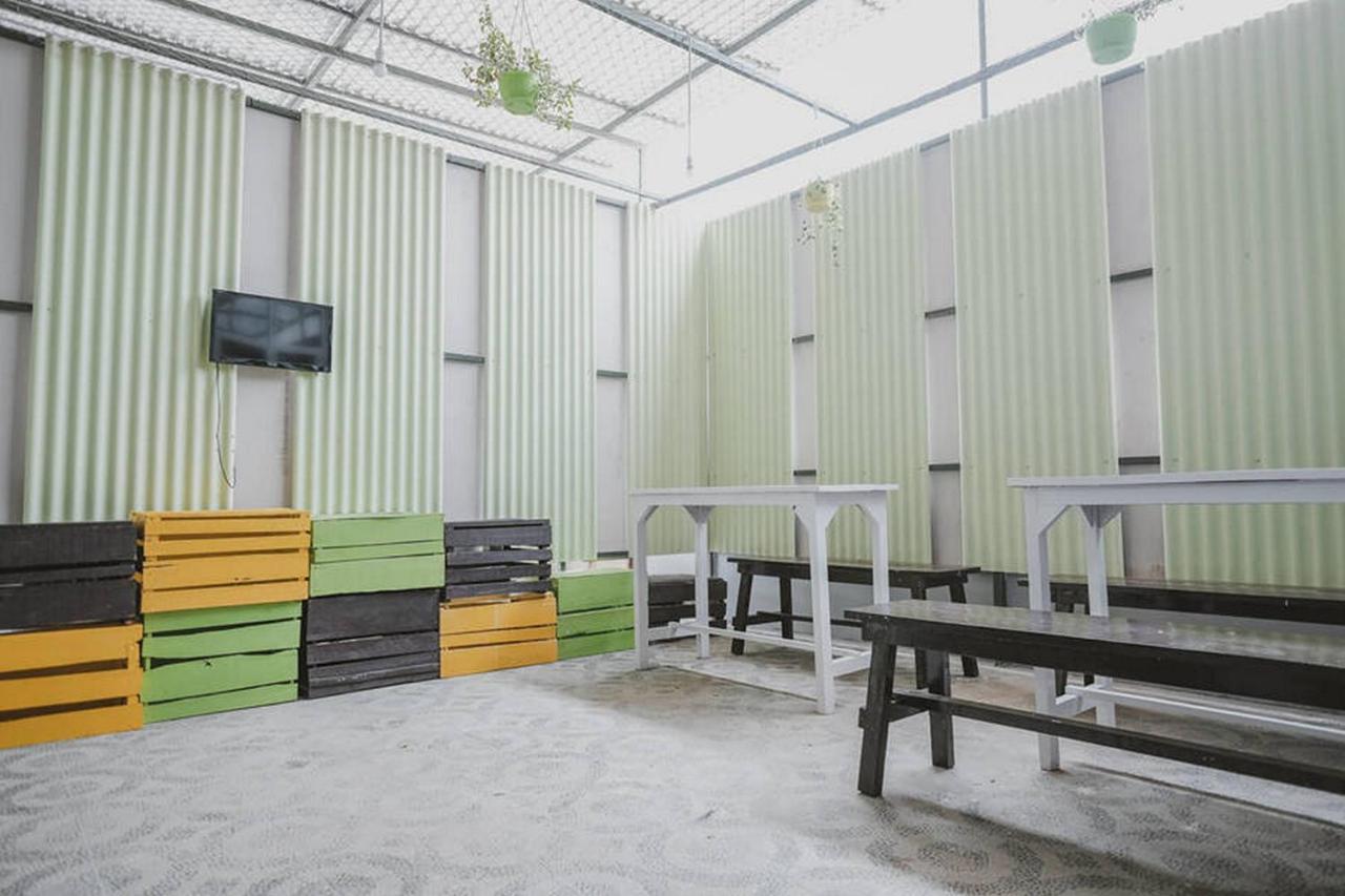 Urbanview Hotel Ta Ke Jelutung Puncak Jambi Exteriör bild