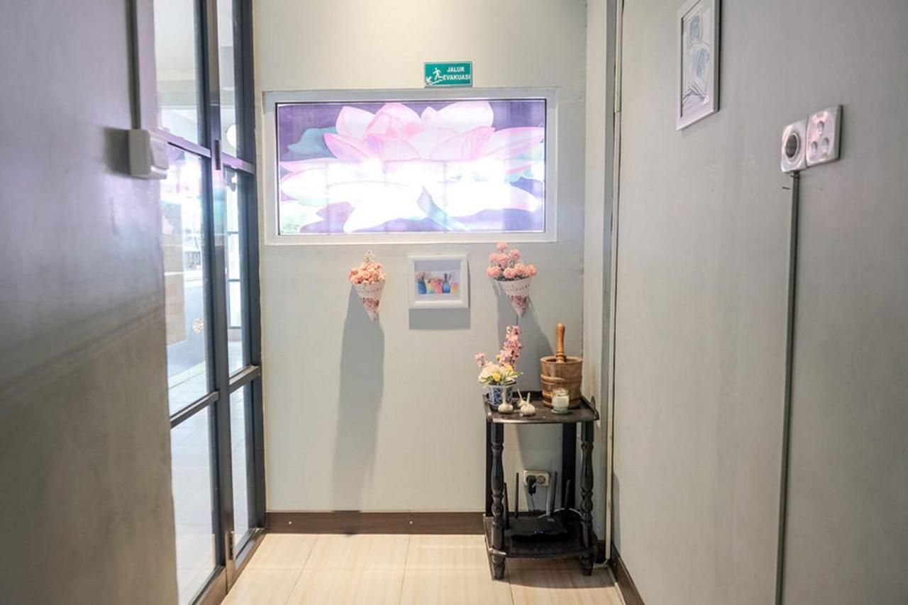 Urbanview Hotel Ta Ke Jelutung Puncak Jambi Exteriör bild