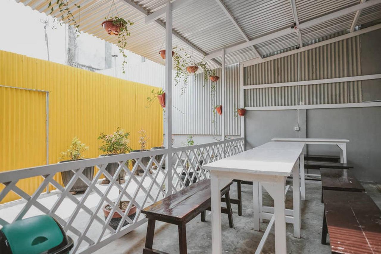 Urbanview Hotel Ta Ke Jelutung Puncak Jambi Exteriör bild